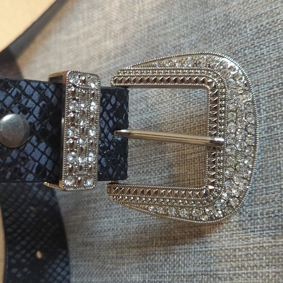 Rhinestone Buckle Snakeskin Print Genuine Leather Belt L/XL 40" Black - Picture 9 of 14